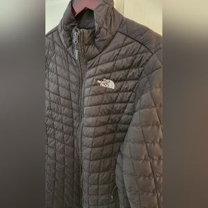 The North Face Women's Thermoball Jacket Size L (TNF Black)